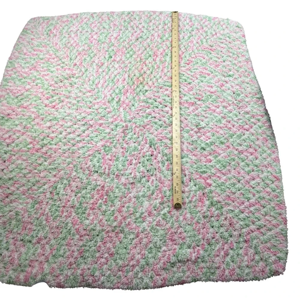 Handmade Crochet Chenille Baby Blanket Pink Green White Pinwheel‎ Swirl Lap